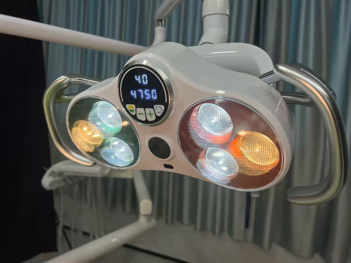 Dental Operating Lamp With Video Camera